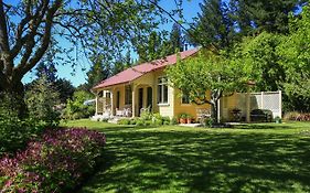 Leader Valley Cottage - A Tranquil Retreat For Two